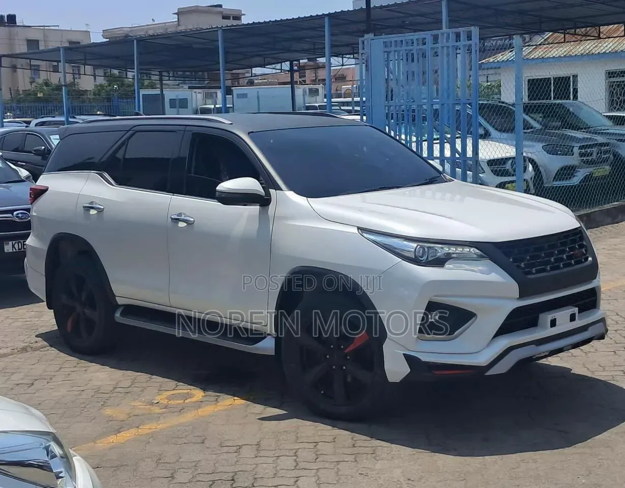 Toyota Fortuner 2019 Teal