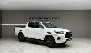 Toyota Hilux 2022 White