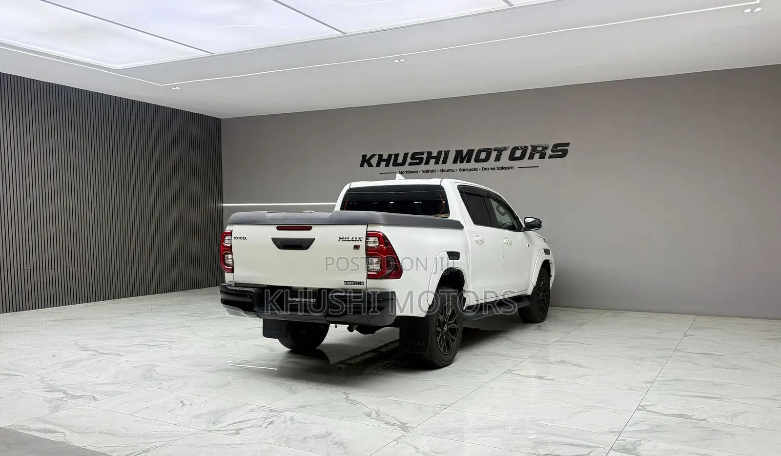 Toyota Hilux 2022 White