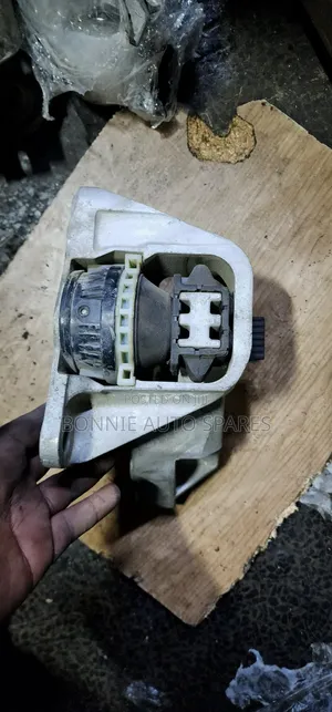 Engine Mount NISSAN Note E-Power E13-047526