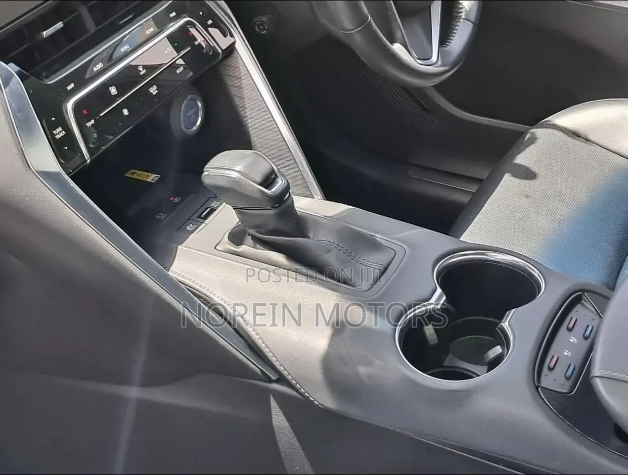 Toyota Harrier 2021 White