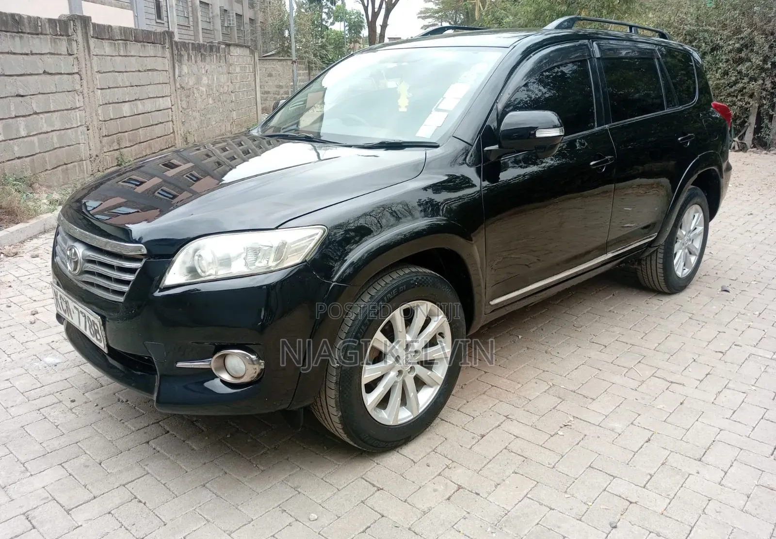 Toyota Vanguard 2010 Black