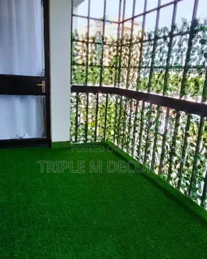 Artificial Privacy Fence and Green Grass Balcony Carpet
