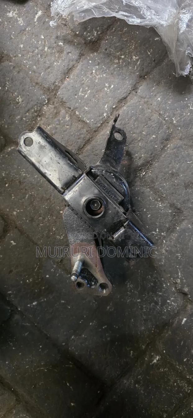 Engine Mount Vitz/Ractis/