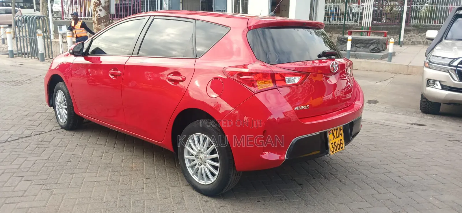 Toyota Auris 2013 Red