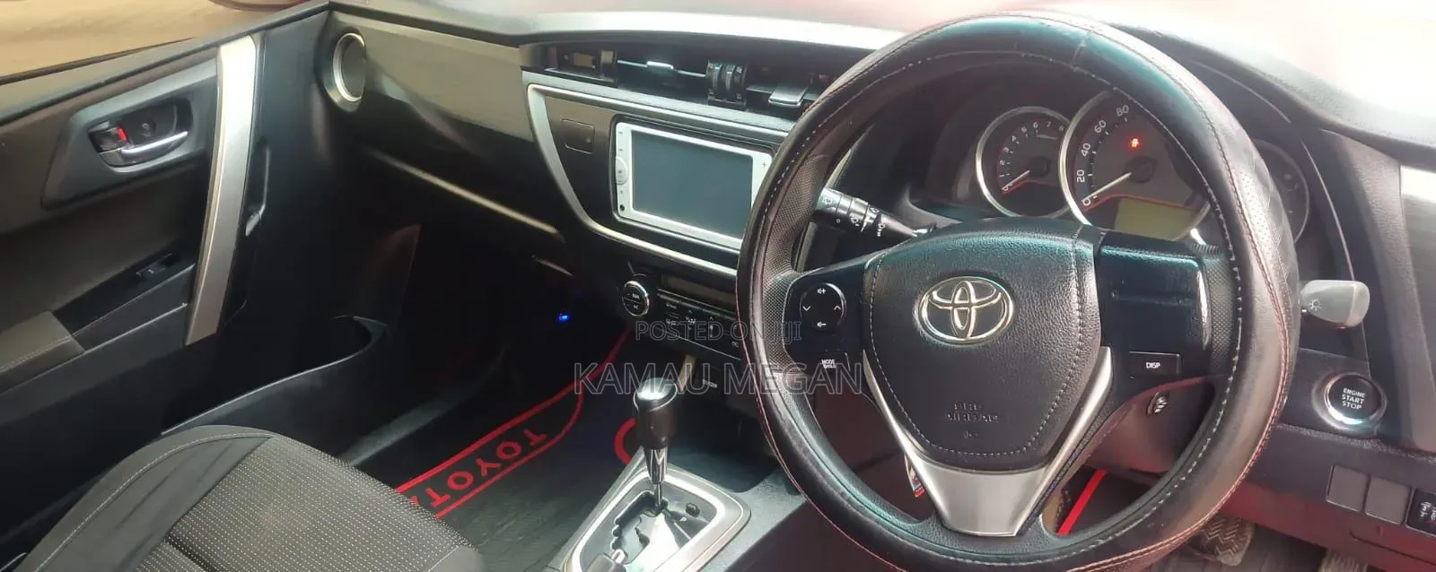 Toyota Auris 2013 Red