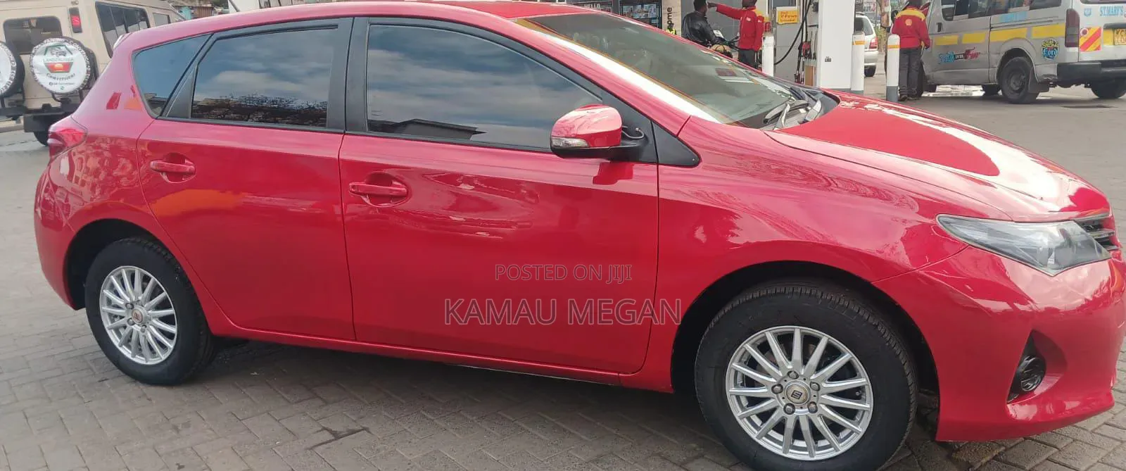 Toyota Auris 2013 Red