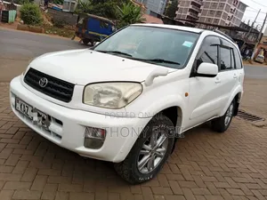 Toyota RAV4 Automatic 2000 White