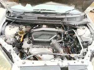 Toyota RAV4 Automatic 2000 White