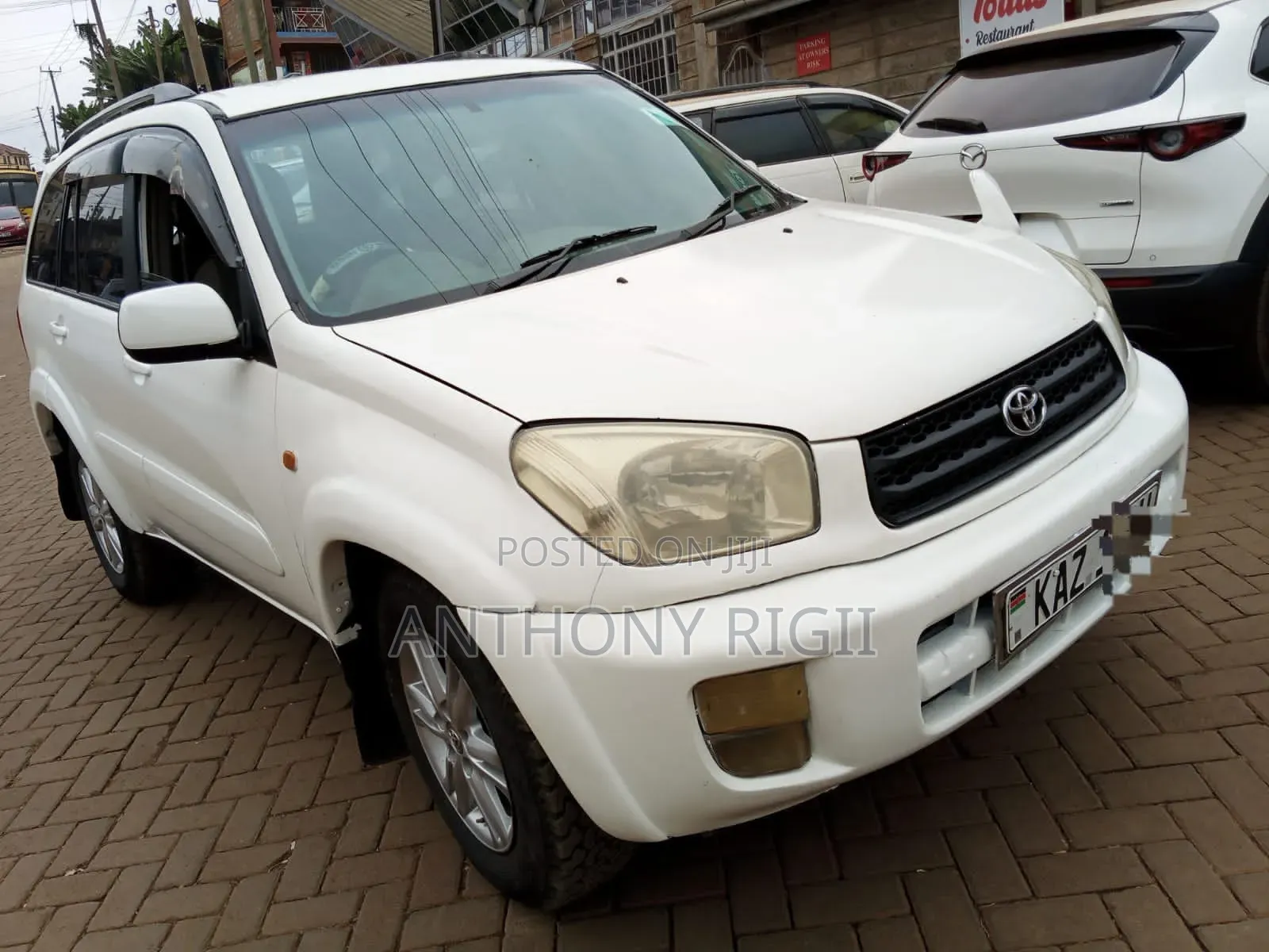 Toyota RAV4 Automatic 2000 White