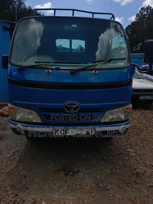 Toyota Dyna 2011 Blue