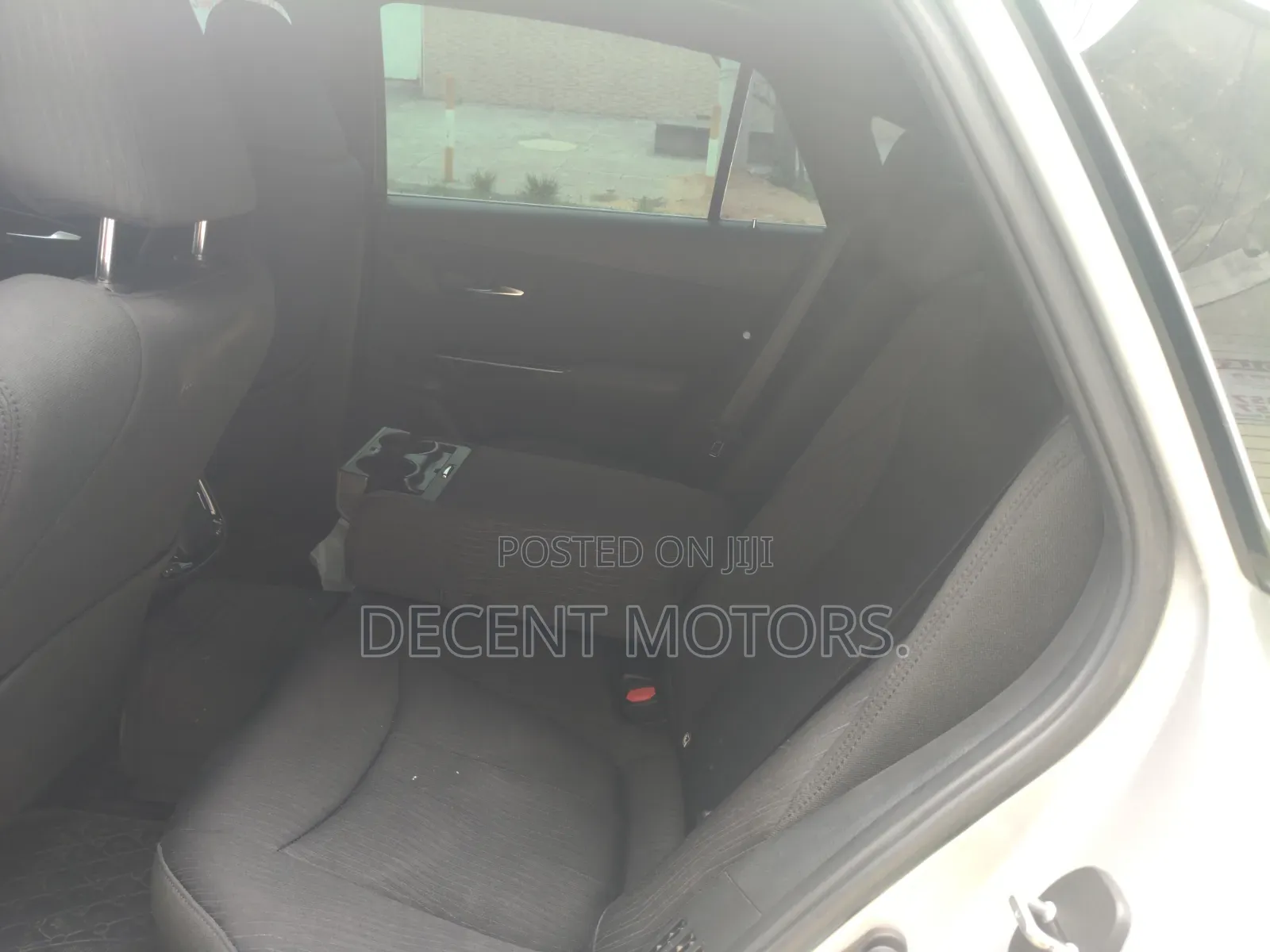 Toyota Crown 2018 Silver