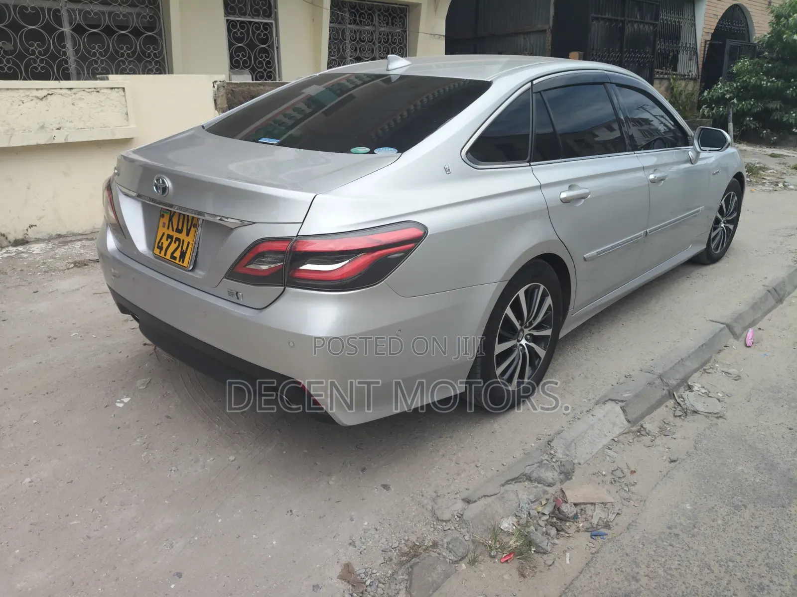 Toyota Crown 2018 Silver