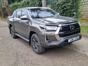 Toyota Hilux Revo Double Cab Deisel 2.4 AWD 2022 Gold