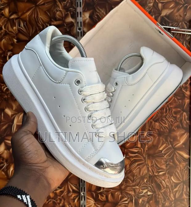 Alexander McQueen Sneakers - thumbnail 2