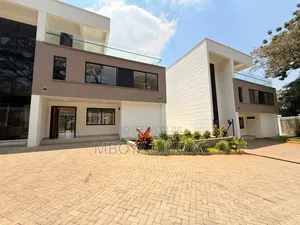 6bdrm Duplex in Spring Valley for rent
