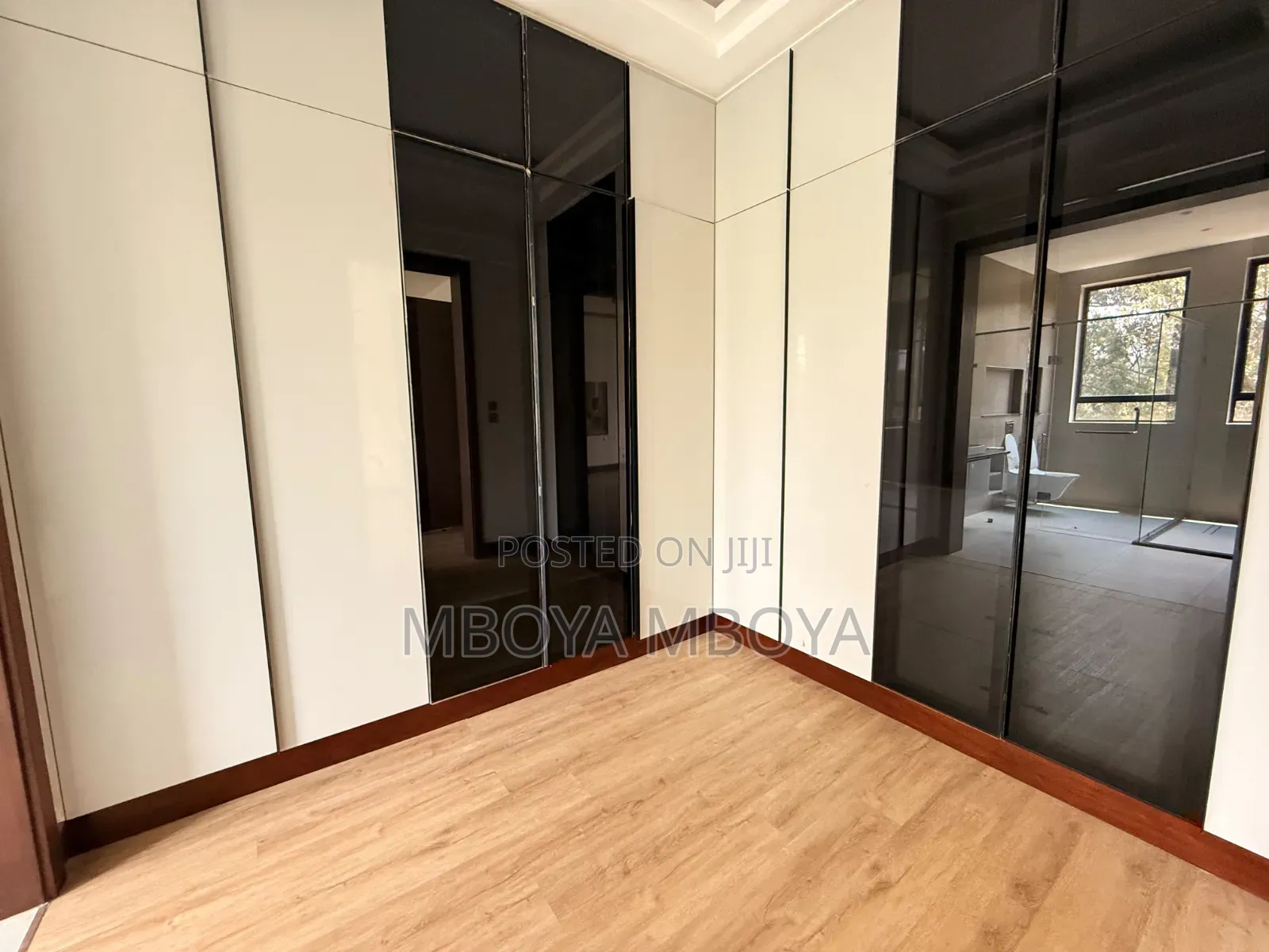 6bdrm Duplex in Spring Valley for rent