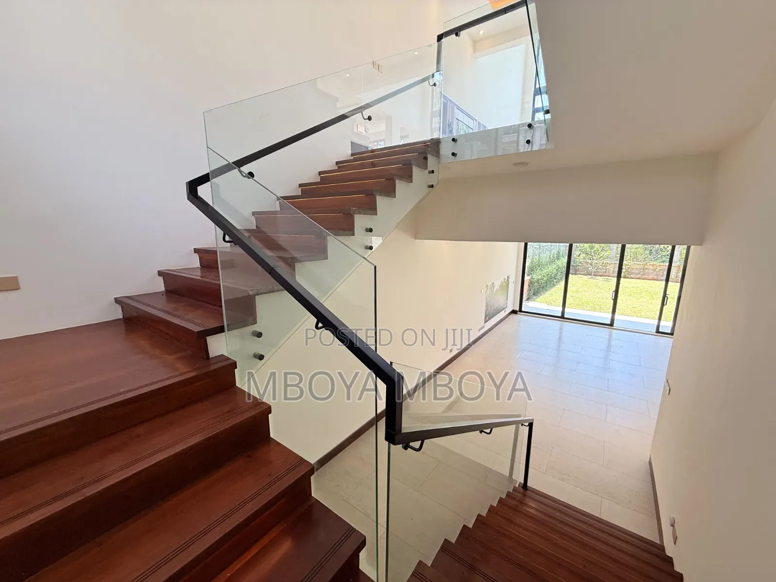 6bdrm Duplex in Spring Valley for rent
