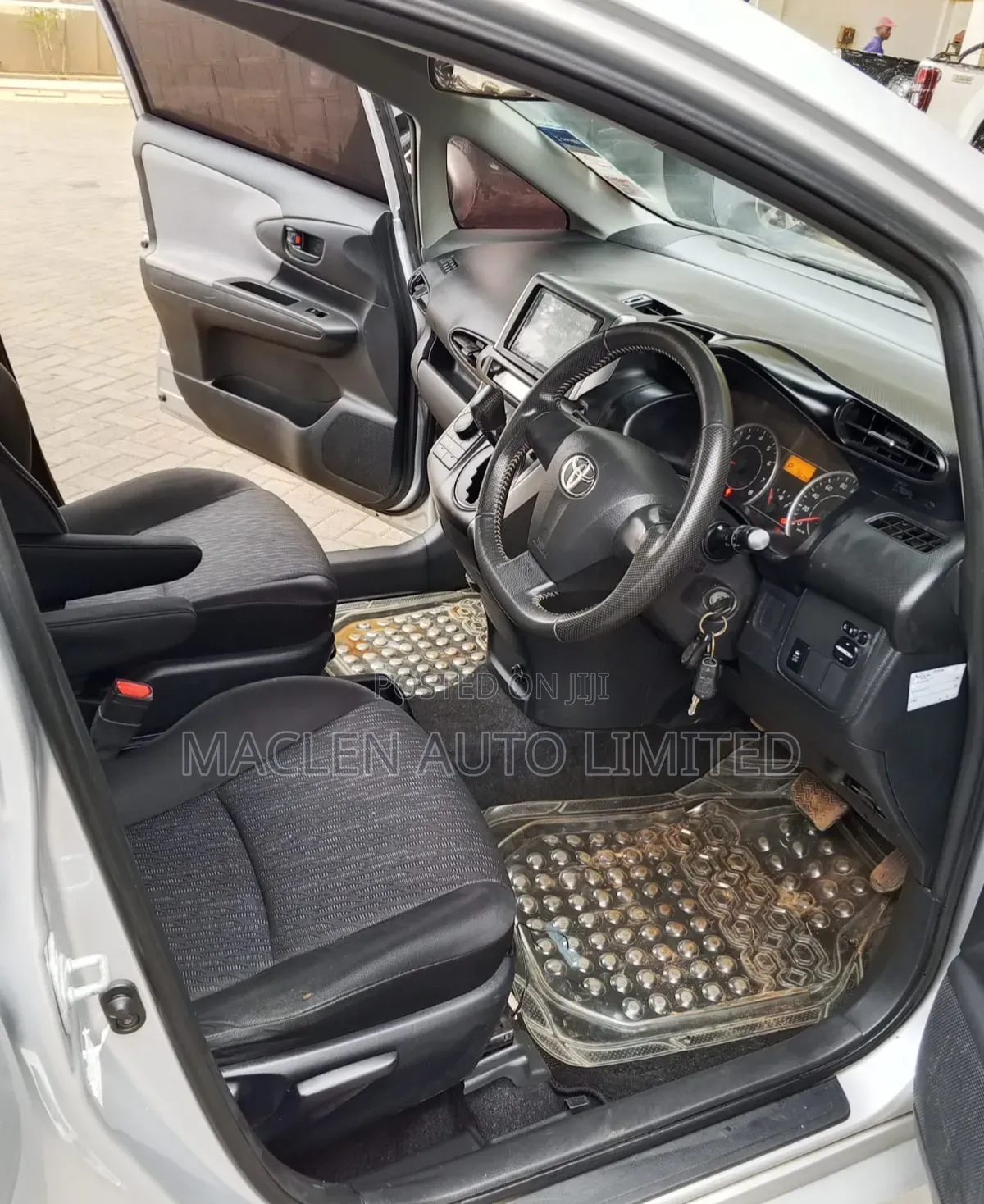 Toyota Wish 2011 Silver