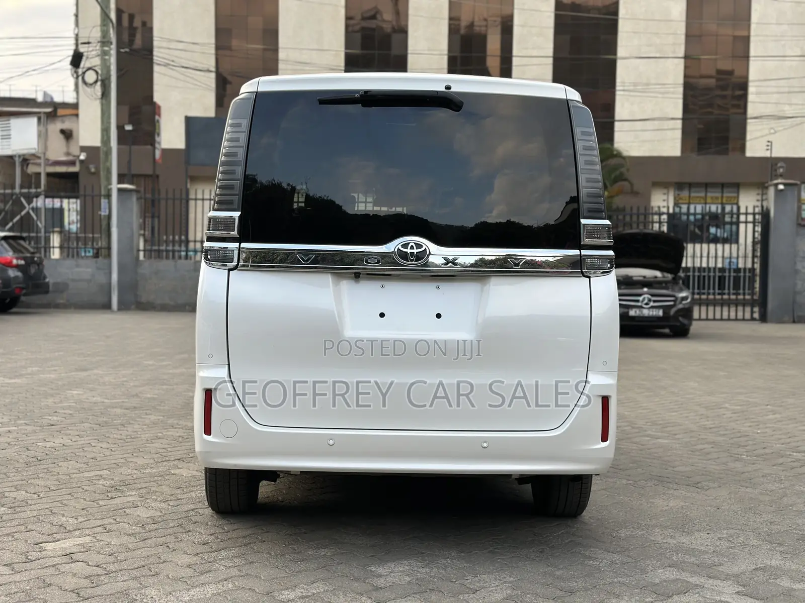 Toyota Voxy V 2WD 7-Seater 2019 White