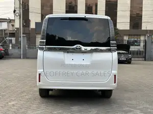Toyota Voxy V 2WD 7-Seater 2019 White