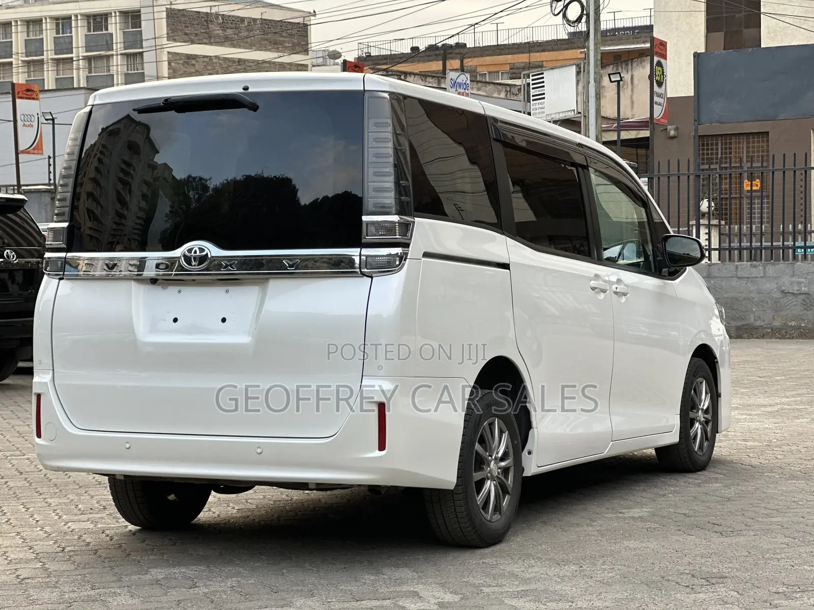 Toyota Voxy V 2WD 7-Seater 2019 White