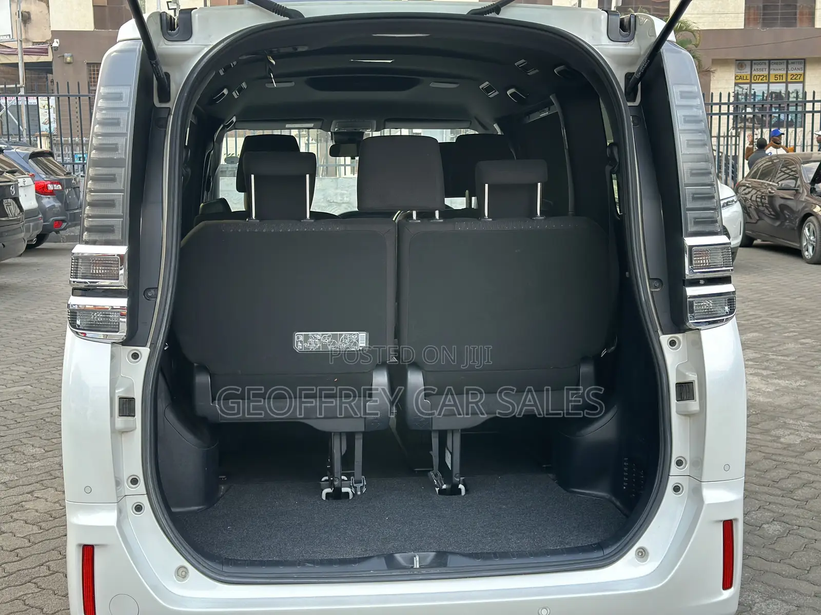 Toyota Voxy V 2WD 7-Seater 2019 White