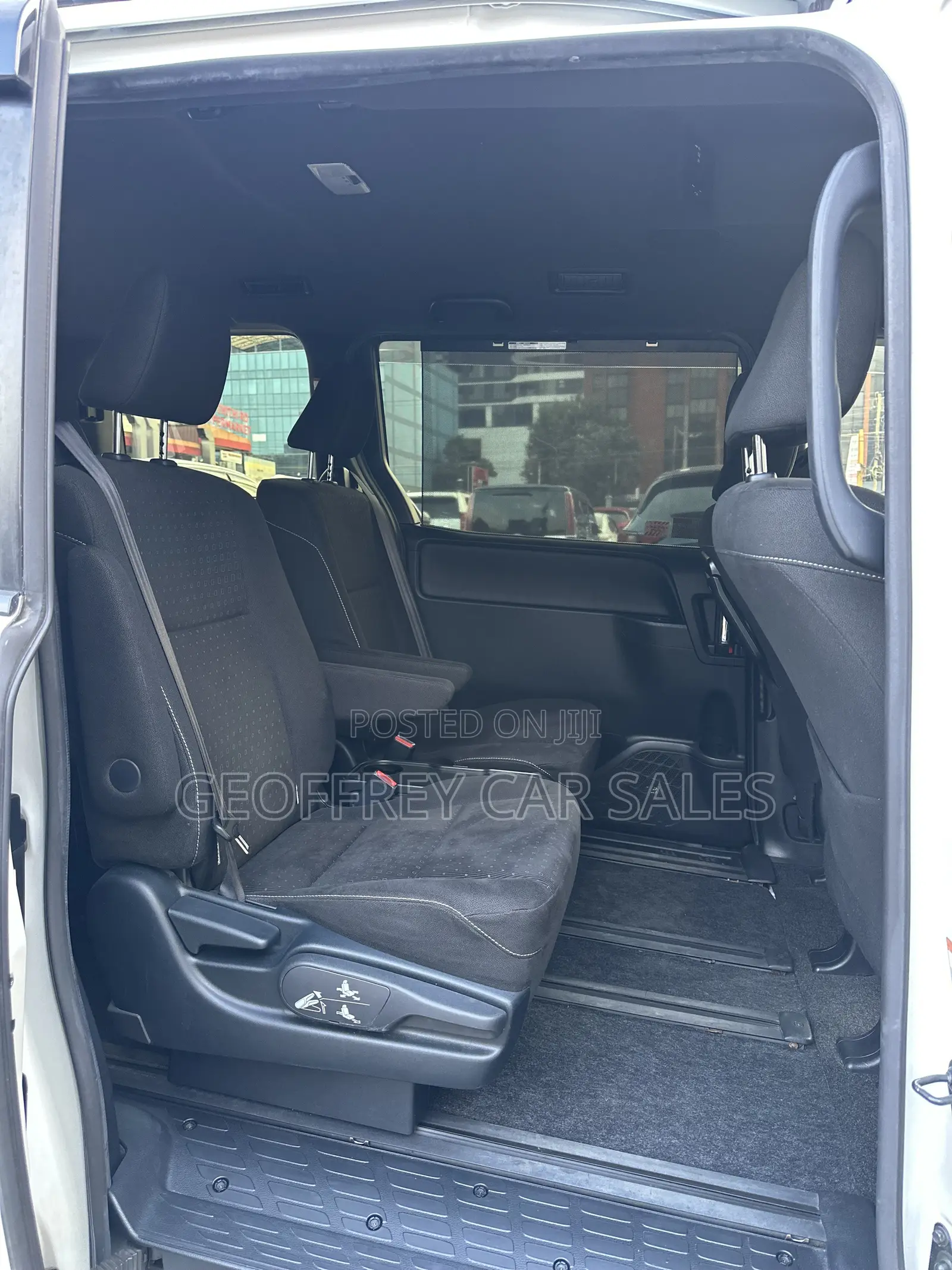 Toyota Voxy V 2WD 7-Seater 2019 White