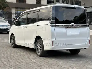 Toyota Voxy V 2WD 7-Seater 2019 White