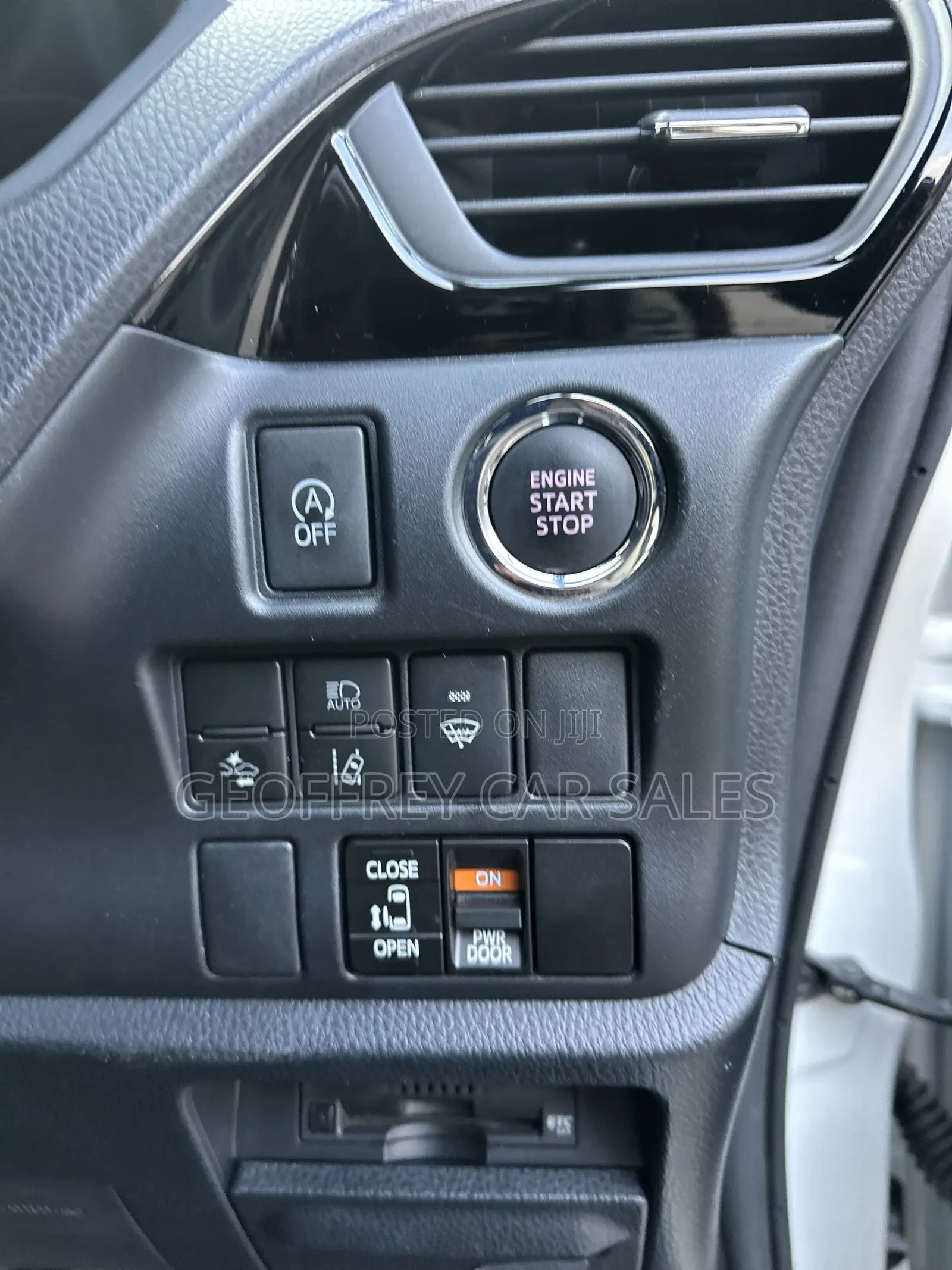 Toyota Voxy V 2WD 7-Seater 2019 White