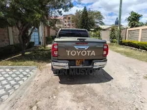 Toyota Hilux Revo Double Cab Deisel 2.4 RWD 2022 Gray