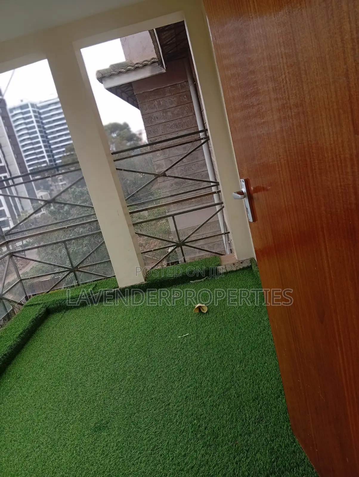 3bdrm Apartment in Duplex Apartments, Raphta Road Area for rent