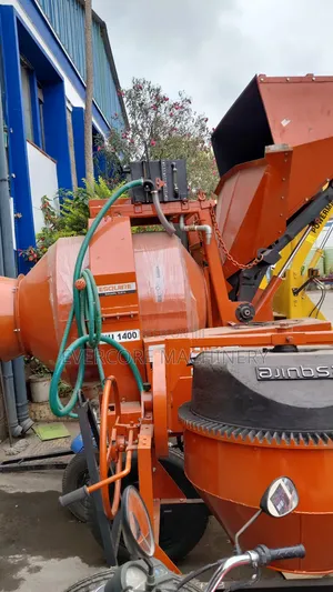 Esquire Diesel Self Loading Concrete Mixer Machine With 12Hp Engine.
