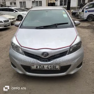 Toyota Vitz 2013 Silver