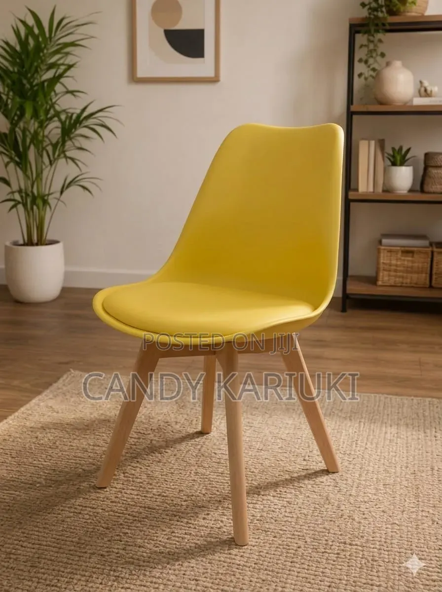 Sassy Makeup Area Chair
