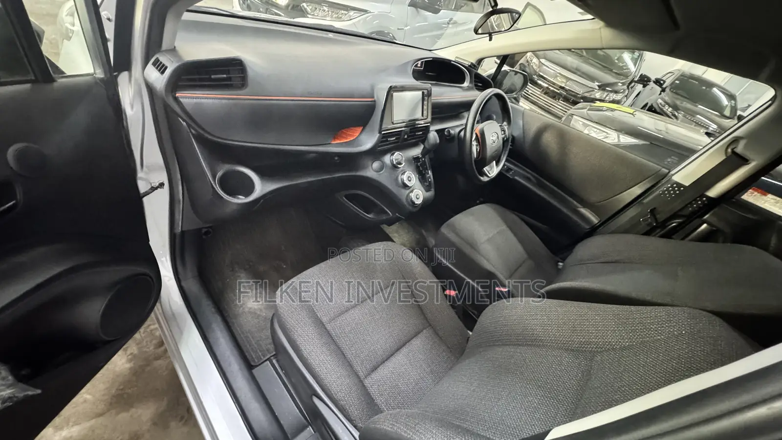 Toyota Sienta 1.5 FWD 2020 Silver
