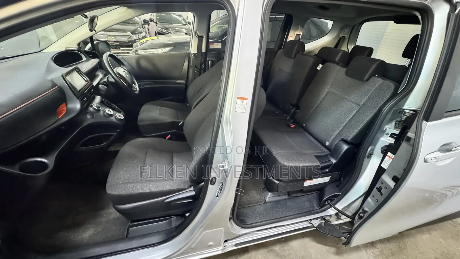 Toyota Sienta 1.5 FWD 2020 Silver