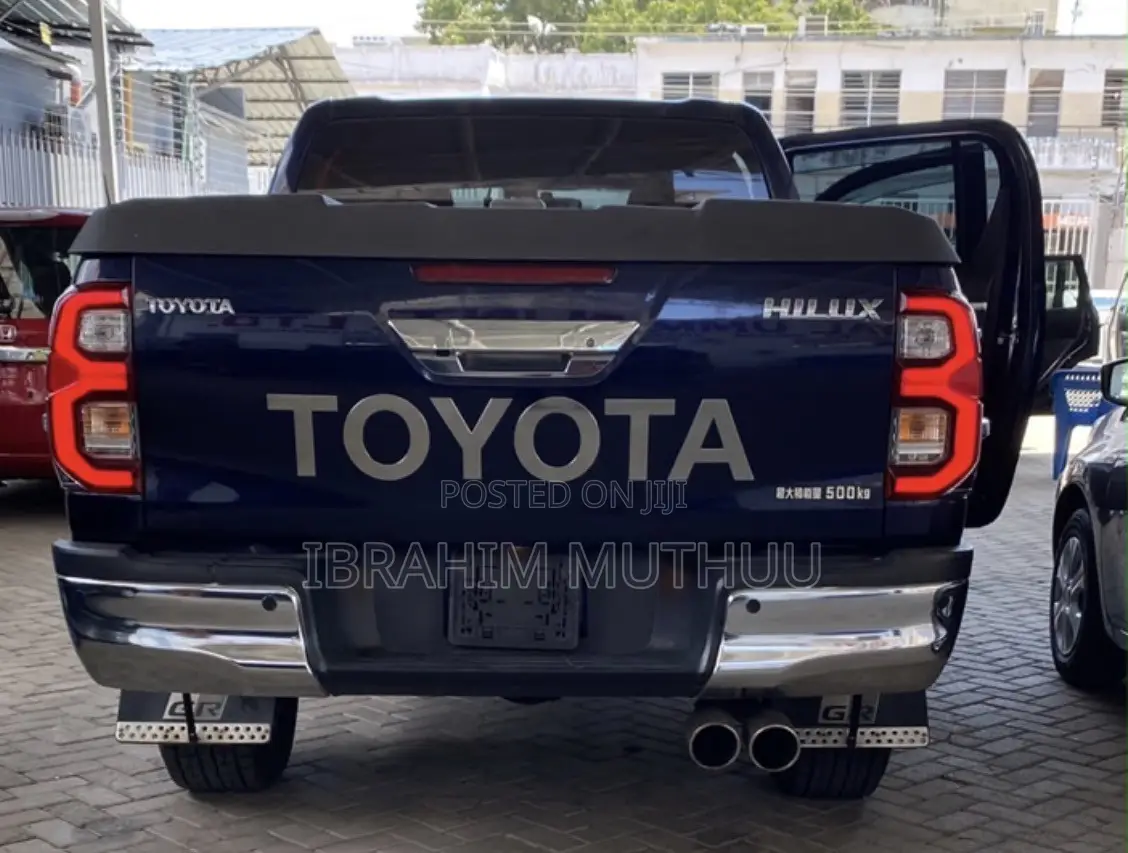 Toyota Hilux 2020 Blue