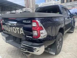 Toyota Hilux 2020 Blue