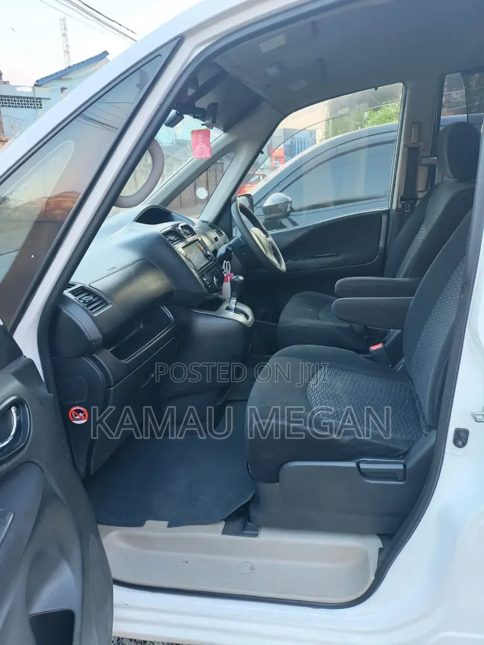 Nissan Serena 2014 White