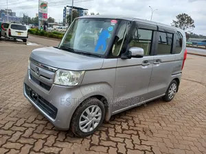 Honda N-Box 2019 Silver