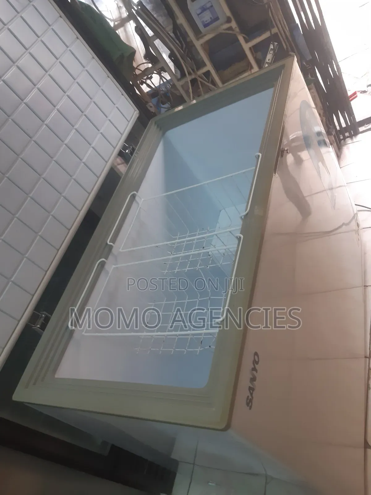 Sanyo Freezer.