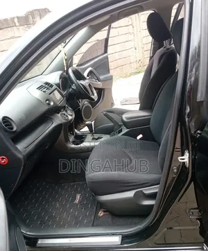 Toyota Vanguard 2010 Black