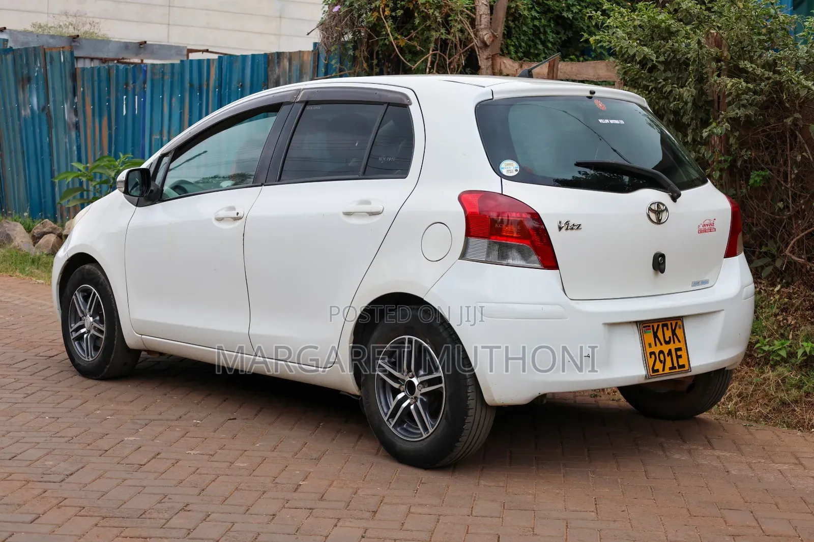Toyota Vitz 2009 White