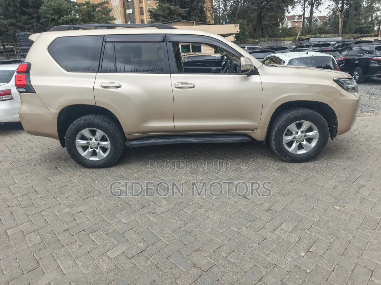 Toyota Land Cruiser Prado 2010 Gold
