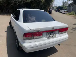 Nissan Sunny 2005 White