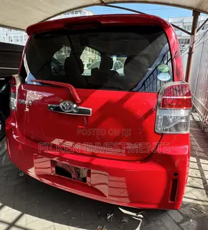 Toyota Spade 1.5 2019 Red