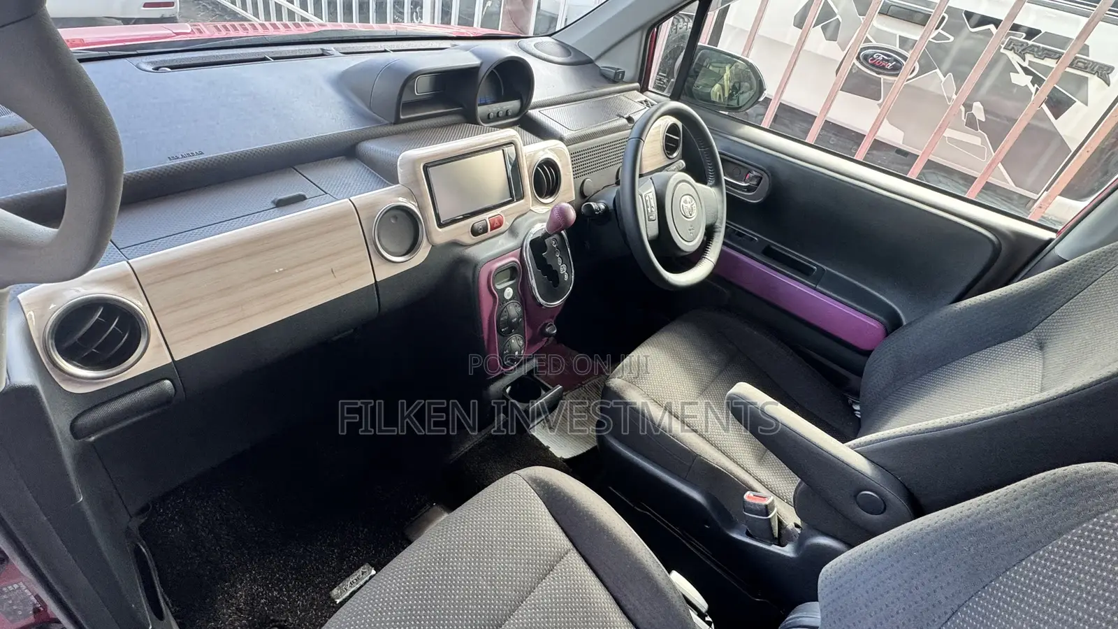 Toyota Spade 1.5 2019 Red