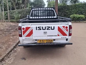 Isuzu D-MAX 2006 White