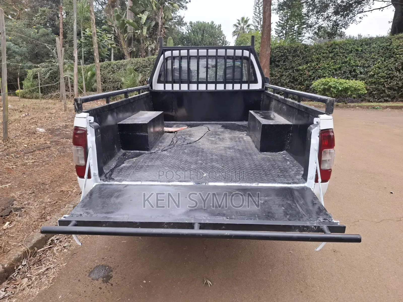 Isuzu D-MAX 2006 White